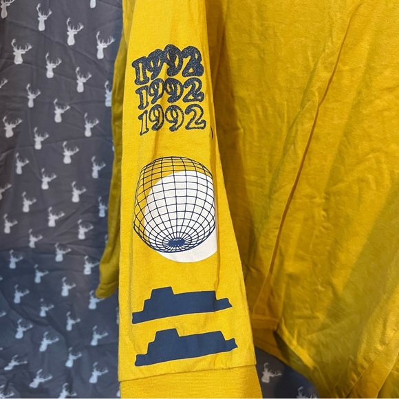 Dutch bros t-shirt - Picture 4 of 4